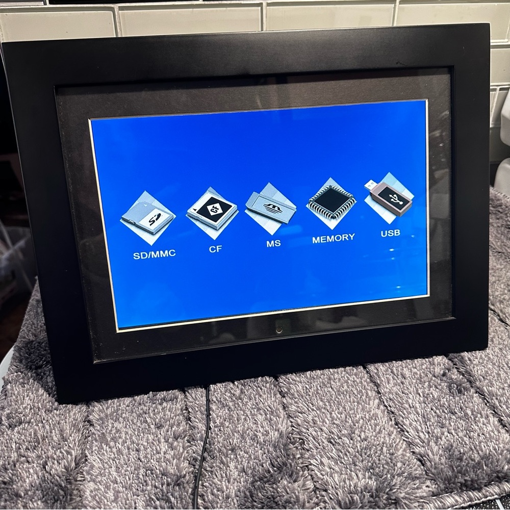 SALE!! 12 inch digital picture frame